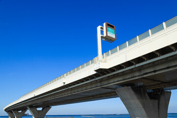 【千葉県木更津市】東京湾アクアラインと青空風景