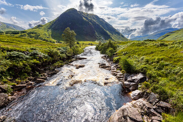 The beautiful green landscapes of Scotland - obrazy, fototapety, plakaty