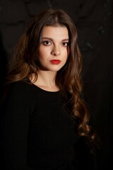 Fototapeta premium Junge hübsche Frau mit langen Haaren