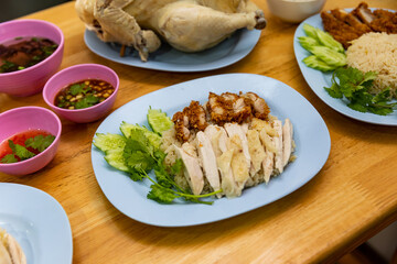 steamed rice topped with chicken