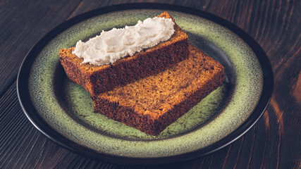 Pumpkin bread with cream cheese