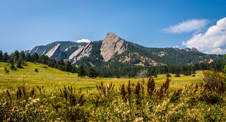 A view of the Flatirons in Boulder, Colorado from Chautauqua Park