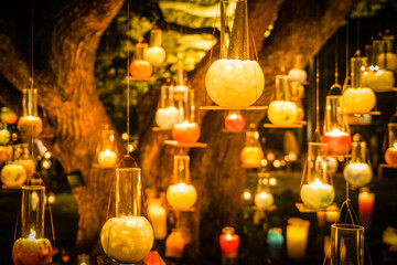 色とりどりのたくさんのキャンドル