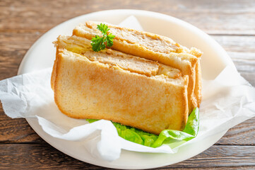 鶏つくね照り焼きのホットサンド