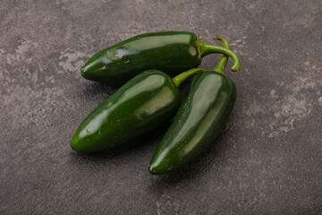 Green raw jalapeno peper heap