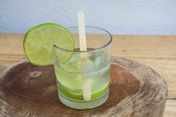 caipirinha with lime