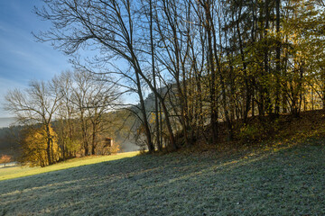 Thüringen mit Hügeln und Bäumen  im Herbst