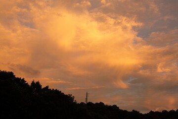 山と夕焼け空