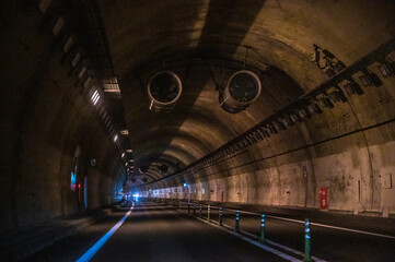 トンネル
