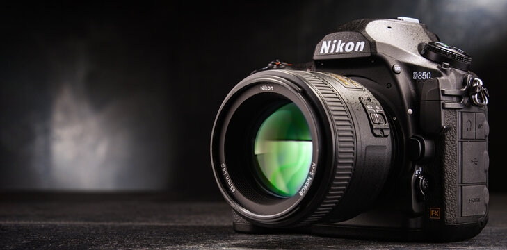Nikon D850 camera with nikkor zoom