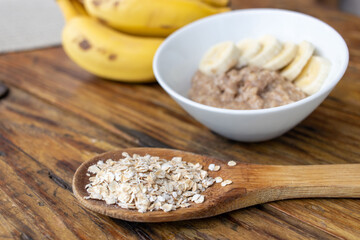 oatmeal with banana - vegan and healthy whole grains breakfast