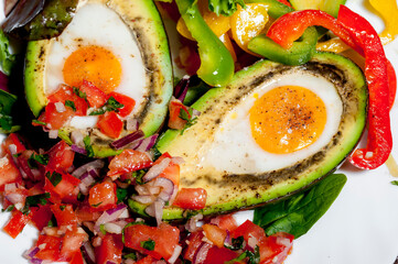 avocado, jedzenie, posiłek, pomidor, obiad, zdrowa, jarzyna, lunch, delikatesowy, sałata, smażone, zieleń, swiezy, grilla, przekąska, przepyszny, jajko, papryka, fit, dieta, zdrowie, śniadanie © yanek