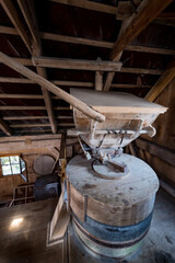 Fototapeta na wymiar old mill in the Alps of Austria