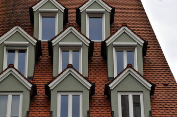 Gaubenfenster in einem Dach in Freiburg