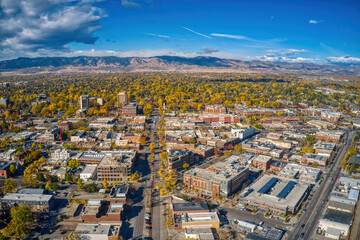 Aerial View of Downtown Fort Collins, Colorado in Autumn - obrazy, fototapety, plakaty