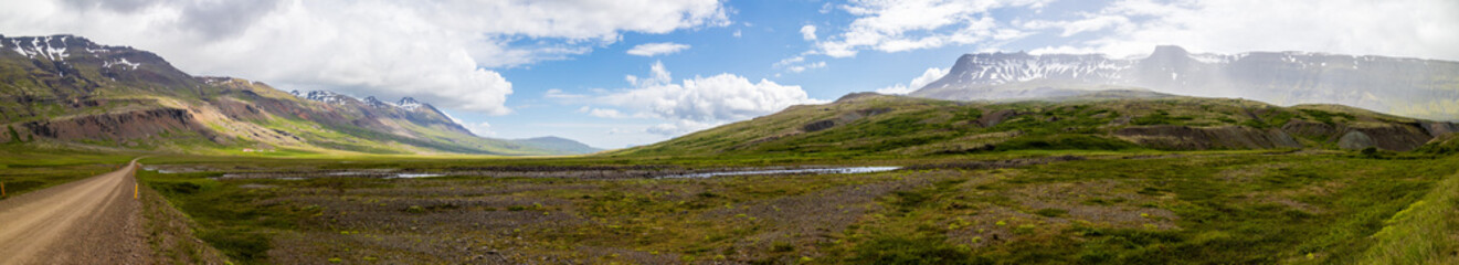 Fototapeta premium panorama of the mountains