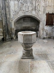 Eglise abbatiale XIIème siècle SAINT ANTOINE L'ABBAYE (Isère)