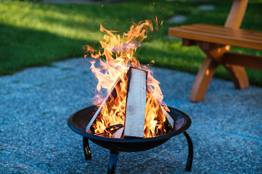 Lagerfeuer, Feuerschale