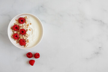 oatmeal with berries. Yoghurt with granola.