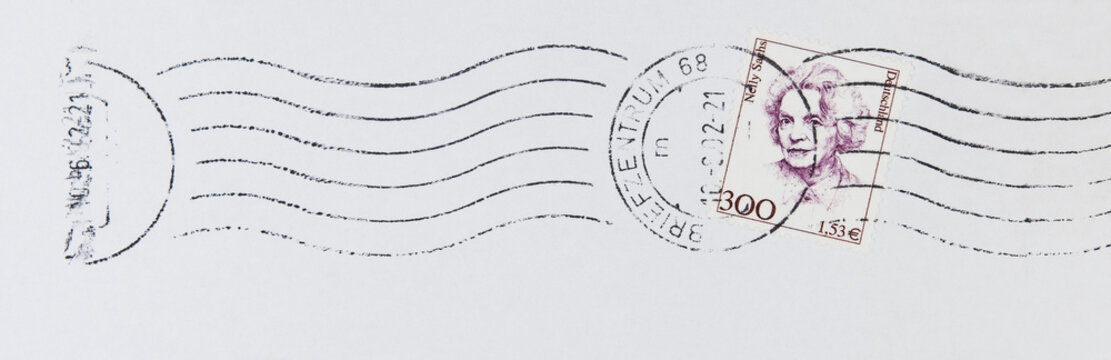 briefmarke stamp gestempelt used vintage retro alt old cancel frankiert welle wave 300 lila purple novelist Nelly Sachs Schriftstellerin frau woman gesicht face 2002