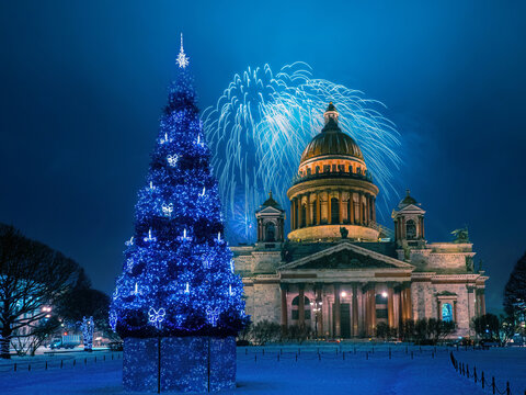 Saint Petersburg festival. Russia fireworks. Isaac's Cathedral. Fireworks over St. Isaac's Cathedral. Christmas salute in Saint Petersburg. New Year's tree on St. Isaac's Square. Russia winter night