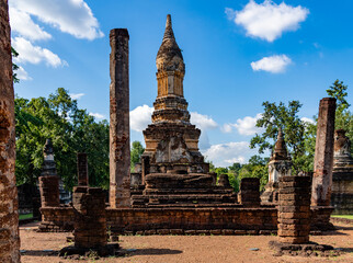 Obraz premium Ancient Ruins and Historical Parks in Thailand
