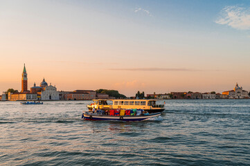 Obraz premium Church of San Giorgio Maggiore during Beautiful Sunrise in Venice, Italy.