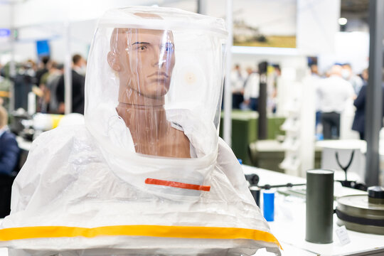 Full Face Mask With Dual Cartridge Respirator Protective Gear at Manequeen