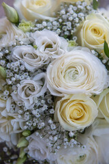 bouquet de fleur de mariée blanc et pastel