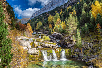 Fototapeta na wymiar Autumn view of beautiful nature in Ordesa and Monte Perdido NP, Pyrenees, Aragon in Spain.
