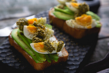 Avocado egg and pesto sandwich