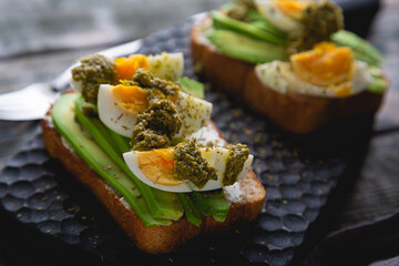 Avocado egg and pesto sandwich