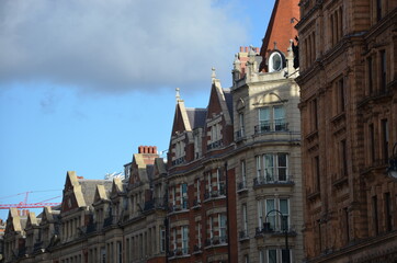 Fototapeta premium A stroll through the London boroughs of Kensington and Chelsea taken on a sunny Fall day