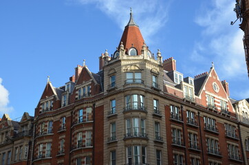 A stroll through the London boroughs of Kensington and Chelsea taken on a sunny Fall day