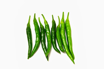 白背景の青唐辛子　コピースペースあり Green chili peppers (chile verde) on white background with copy space