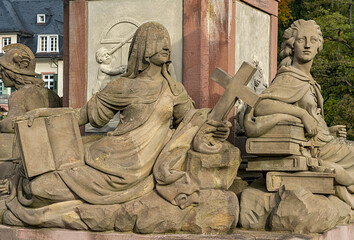 Figuren auf der Alten Brücke in Heidelberg © spuno