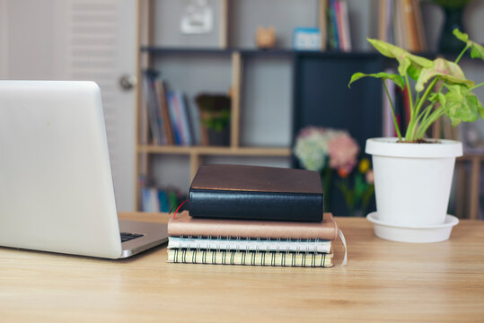 panoramic banner-Calendar reminder event Concept. Calendar for Planner and organizer to plan and reminder daily appointment , meeting agenda, schedule, timetable and management, Work online from home.