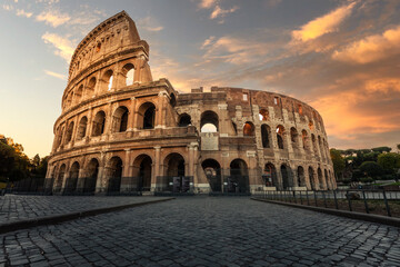 Fototapeta na wymiar View of the Colosseo Romano (Roman Coliseum) in Roma, Lazio, Italy.