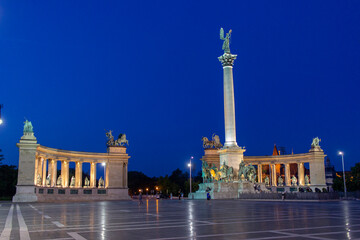 Fototapeta na wymiar Budapest, piazza degli Eroi