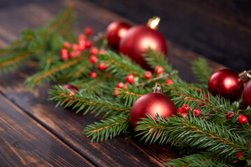Obraz na płótnie Canvas Christmas decoration with ball and fir branches