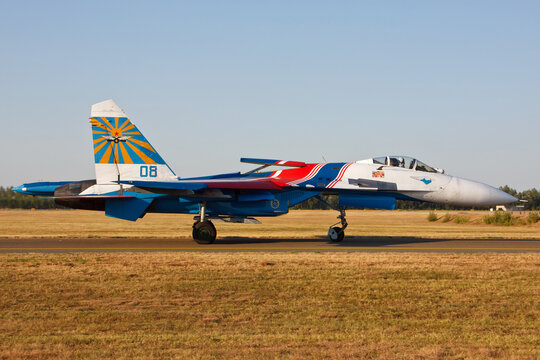 Su-27 Bilder – Durchsuchen 638 Archivfotos, Vektorgrafiken und Videos |  Adobe Stock