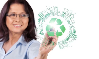 Concept of circular economy with businesswoman hold an infographic