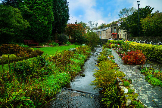 Waddington one of the prettiest villages in Lancashire. A tributory of the River Ribble runs through the centre of the village. It is near Clitheroe in the Ribble Valley.
The church is of St Helen
