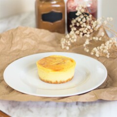 Plain mini cheesecake