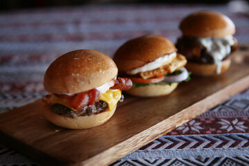 mini burgers uncle Sam, bacon blue,  juicy rooster peri peri