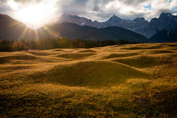 Sonnenaufgang über dem Karwendel in den Alpen