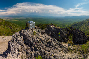 Chapel at the top of the Bukha-Noyon cliff