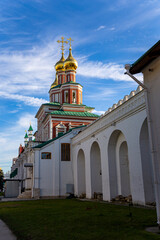 Fototapeta na wymiar Novodevichy convent (Bogoroditse-Smolensky monastery) on a sunny autumn day. Moscow, Russia. UNESCO world heritage site