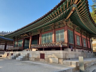 Fototapeta premium Palace of Korea at Autumn (Changgyeonggung)