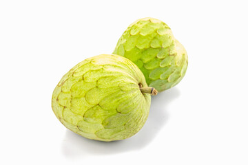Fruits frais cherimoya isolé sur fond blanc